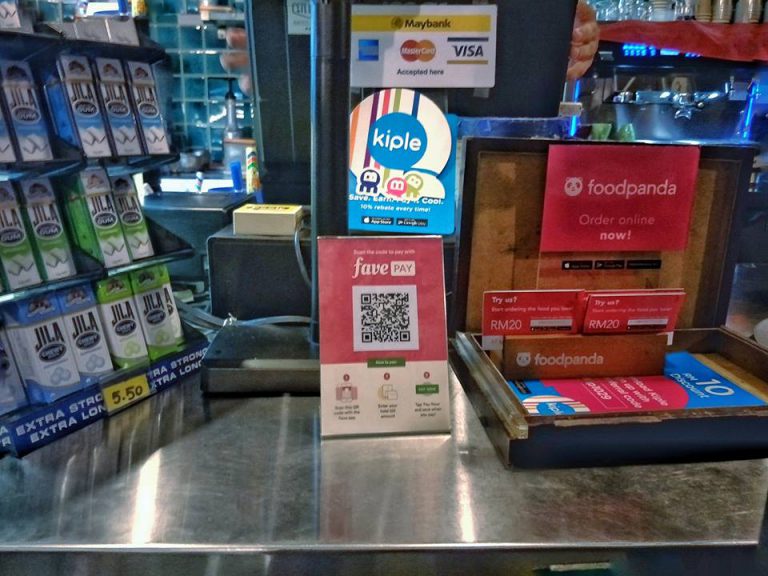 here-is-a-guide-on-how-to-use-cashless-option-favepay-in-malaysia