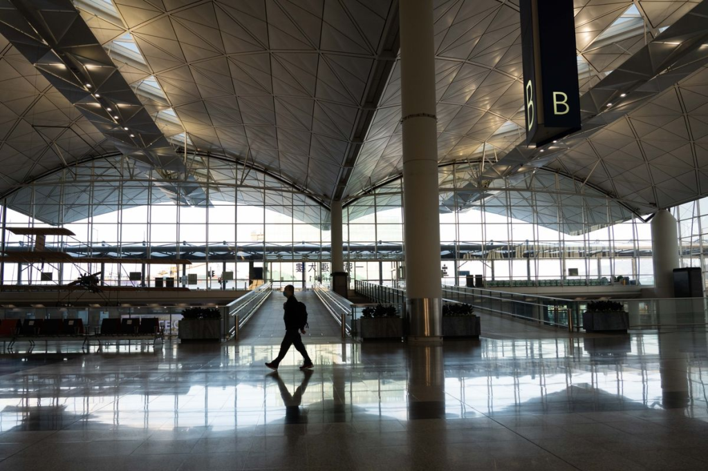 empty hong kong airport covid