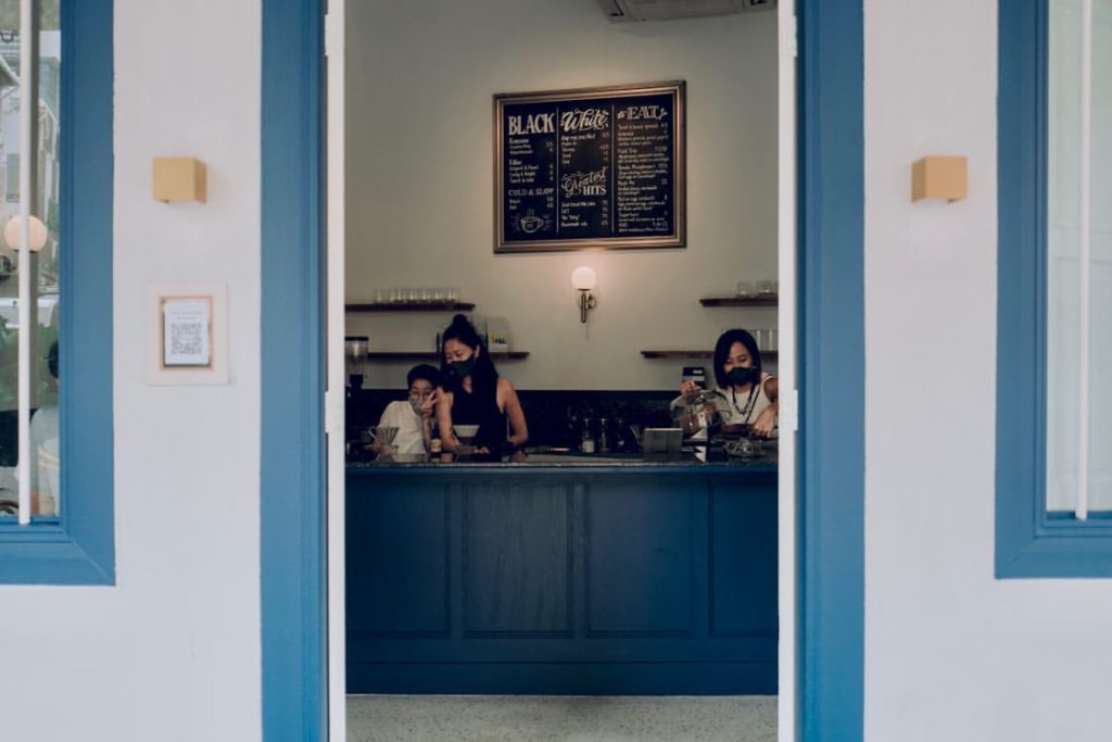 Maxi Coffee Bar inside